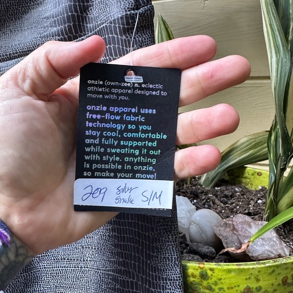 ONSIE ‘flow’ NWT Charcoal Snake 209 Hot Yoga Leggings Size S/M - Picture 5 of 11